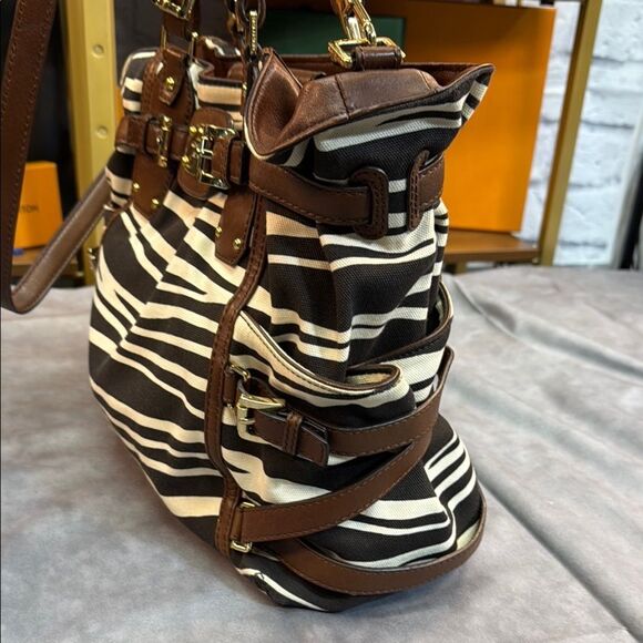 Michael Kors Bag - Picture 6 of 9